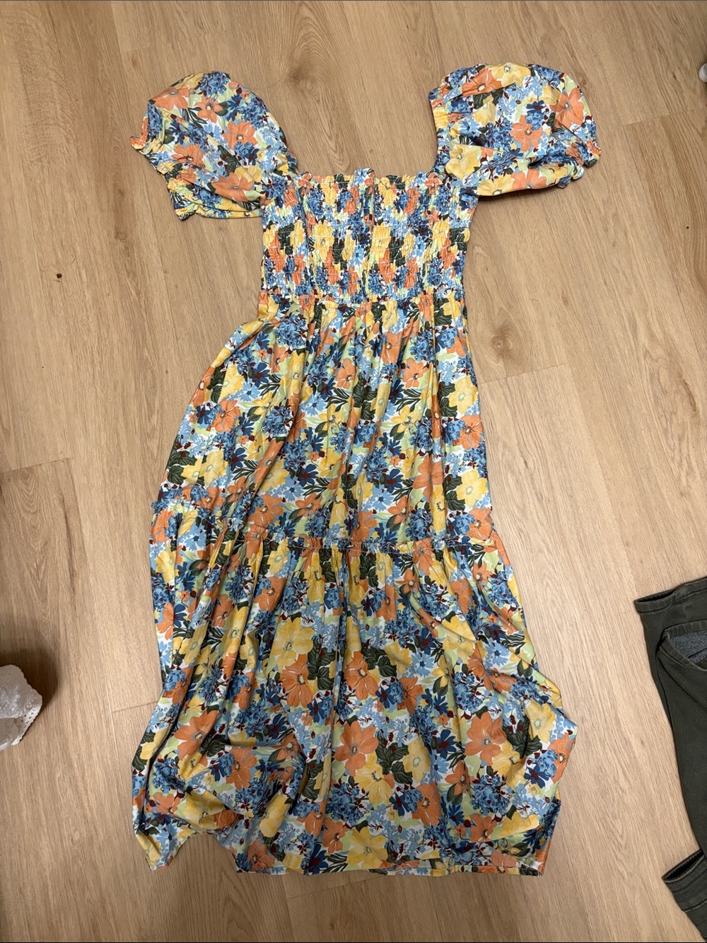 Abercrombie Smocked puffy sleeve Maxi Dress